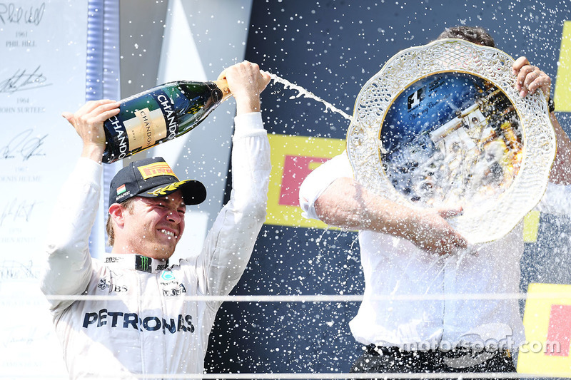 Podium: segundo, Nico Rosberg, Mercedes AMG F1 Team