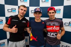 Pierre Gasly, PREMA Racing; Sergey Sirotkin, ART Grand Prix et Antonio Giovinazzi, PREMA Racing