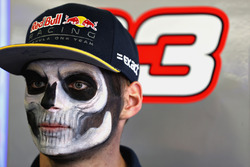 Max Verstappen, Red Bull Racing in the garage with full Dia de Muertos face paint