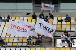 Des fans de Toyota Racing dans les tribunes