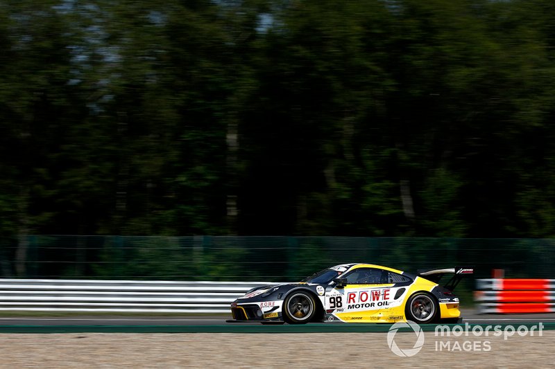 #98 ROWE Racing Porsche 911 GT3 R: Sven Müller, Romain Dumas, Mathieu Jaminet