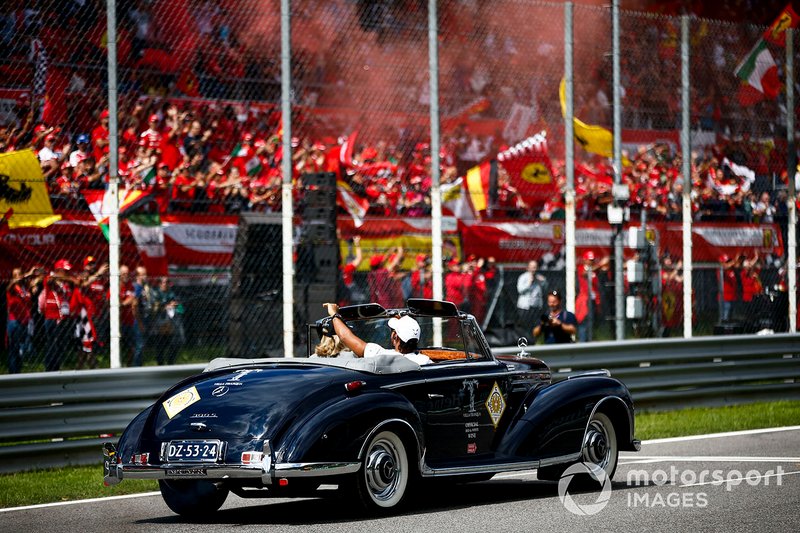 Lewis Hamilton, Mercedes AMG F1 alla parata dei piloti