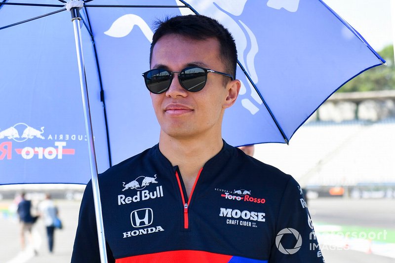 Alexander Albon, Toro Rosso walks the track