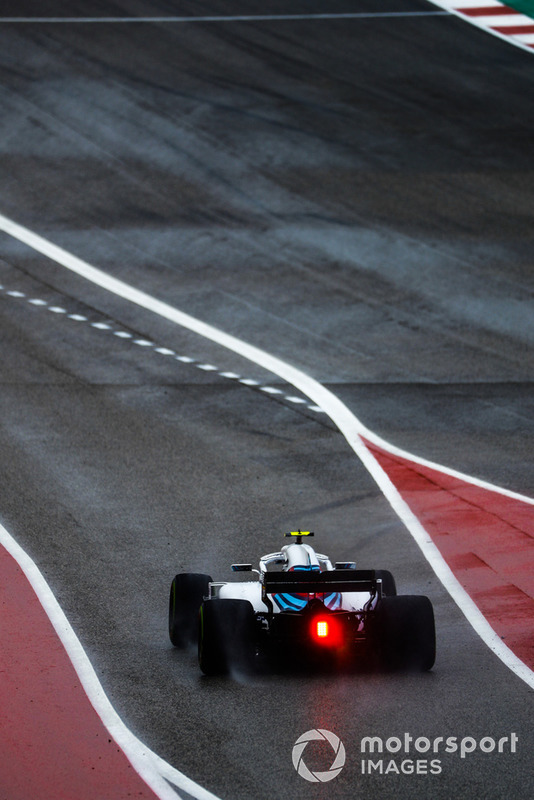 Sergey Sirotkin, Williams FW41, leaves the pit lane