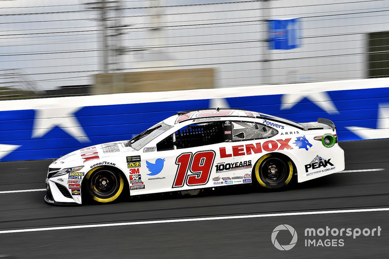17. Daniel Suarez, Joe Gibbs Racing, Toyota Camry Lenox