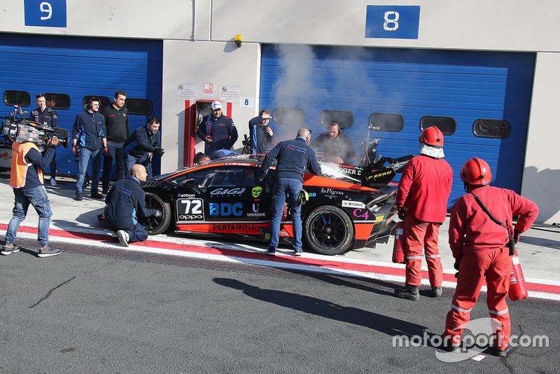 #72 Antonelli Motorsport: Kikko Galbiati, Joffrey De Narda, ai box