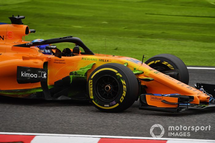 Fernando Alonso, McLaren MCL33 con parafina en la suspensión delantera