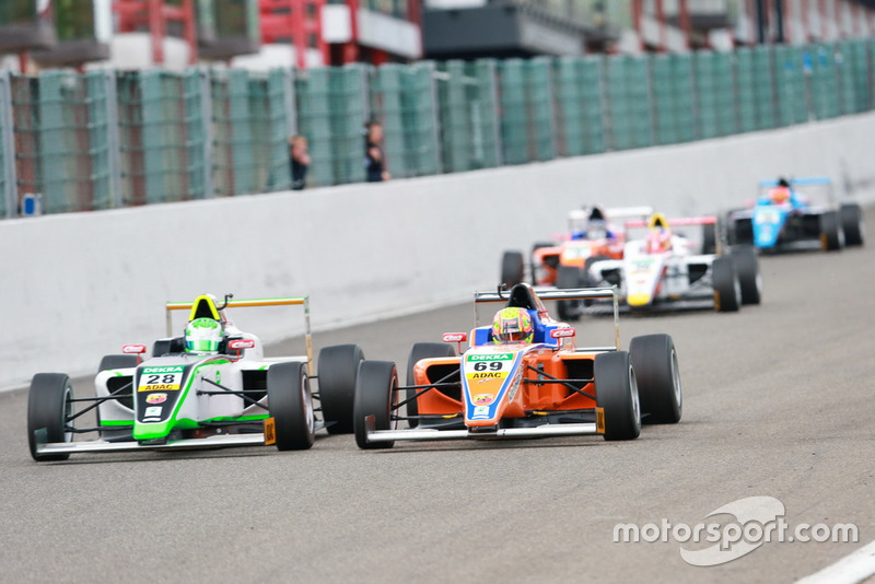 ADAC F4 2015 - Course 1 - 4e