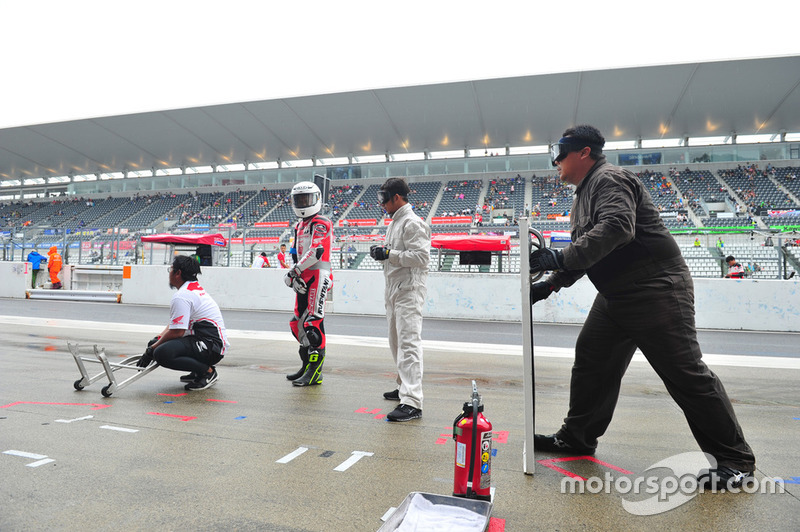 #7 Astra Honda Racing Team