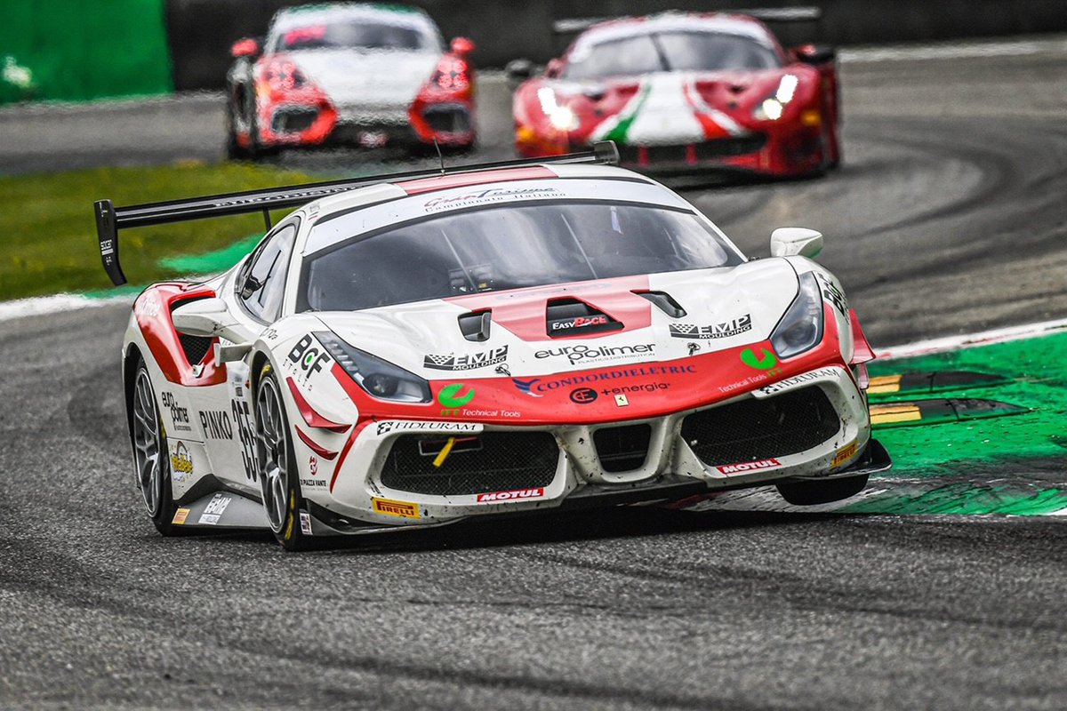 #355 Easy Race, Ferrari 488 Challenge: Francesca Linossi, Daniel Vebster
