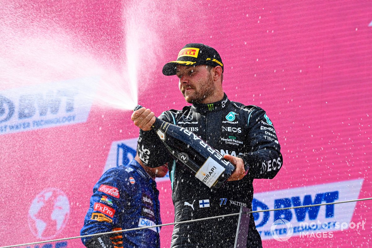 Podio: segundo lugar Valtteri Bottas, Mercedes