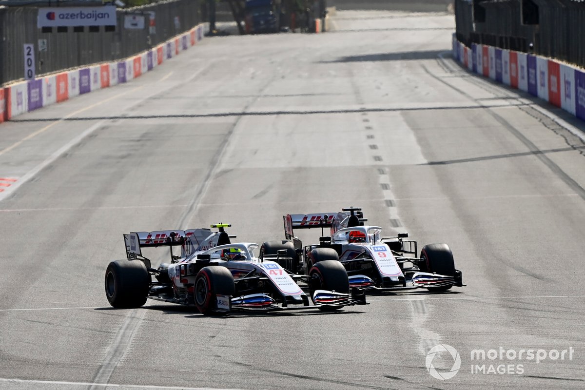 Mick Schumacher, Haas VF-21, Nikita Mazepin, Haas VF-21, al inicio