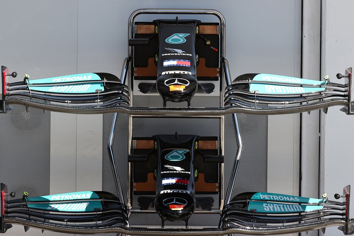 Mercedes W12: Frontflügel