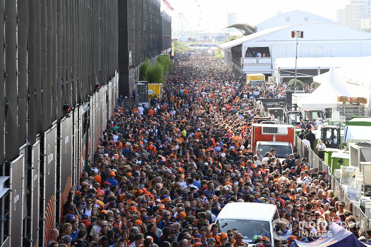 Gran afluencia de fans en el circuito