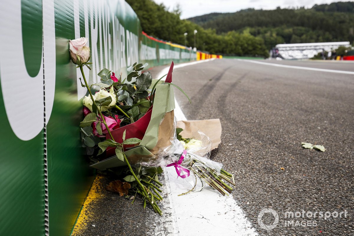Flores en memoria de Anthonie Hubert