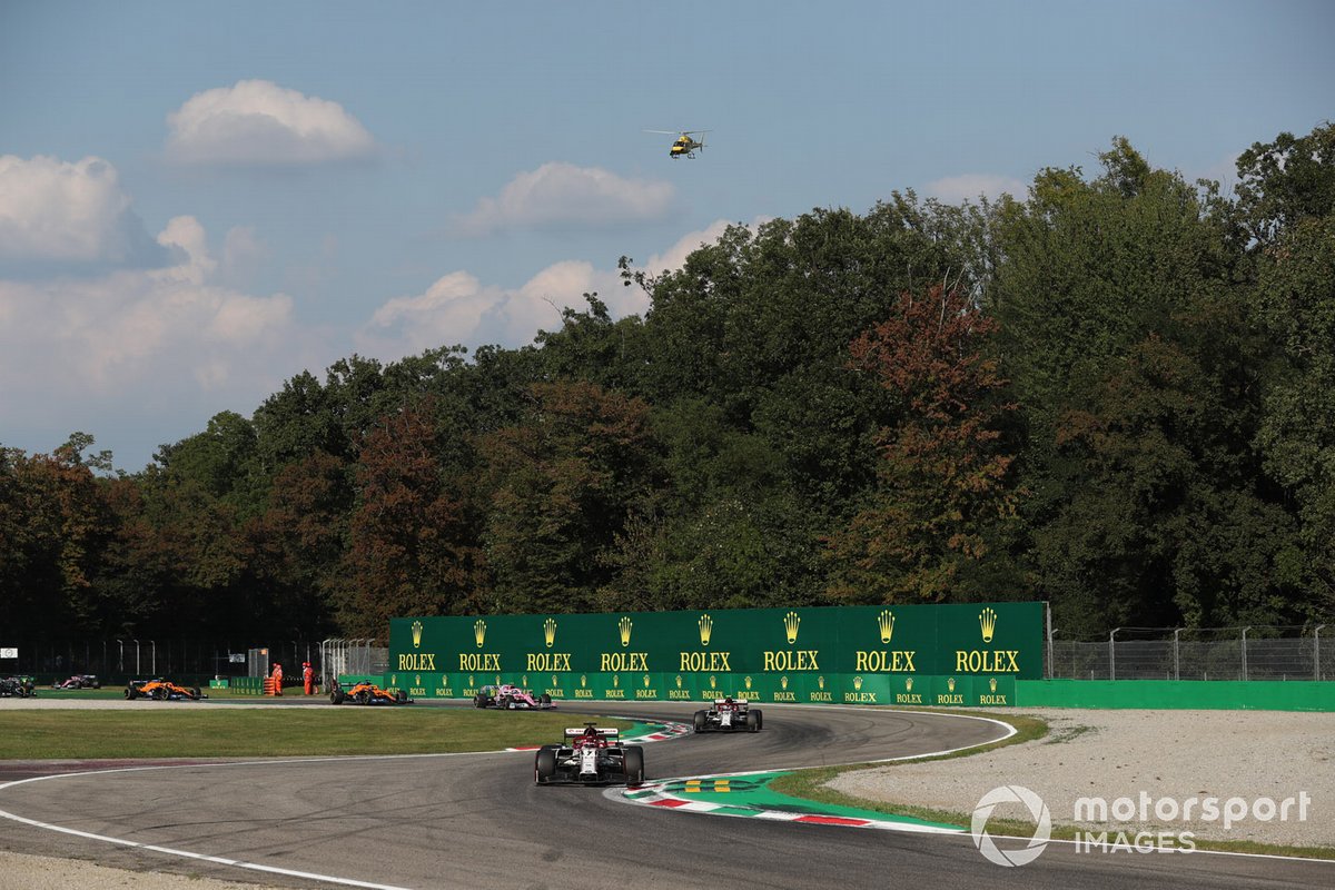 Kimi Raikkonen, Alfa Romeo Racing C39, Antonio Giovinazzi, Alfa Romeo Racing C39, e Lance Stroll, Racing Point RP20