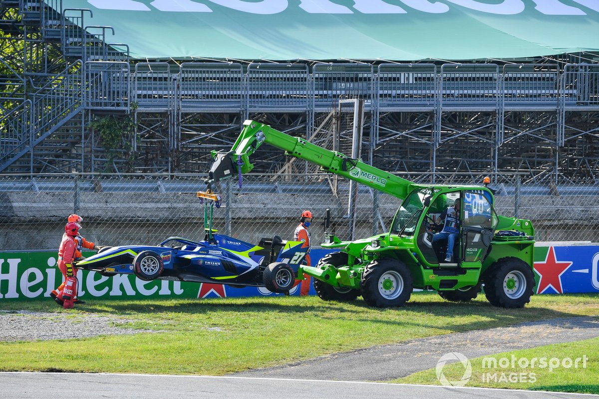 El coche de David Schumacher, Carlin, tras el accidente