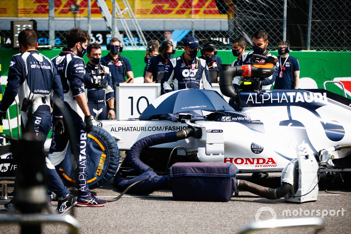 Pierre Gasly, AlphaTauri AT01, sulla griglia
