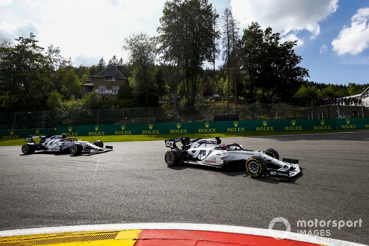Pierre Gasly, AlphaTauri AT01, Daniil Kvyat, AlphaTauri AT01