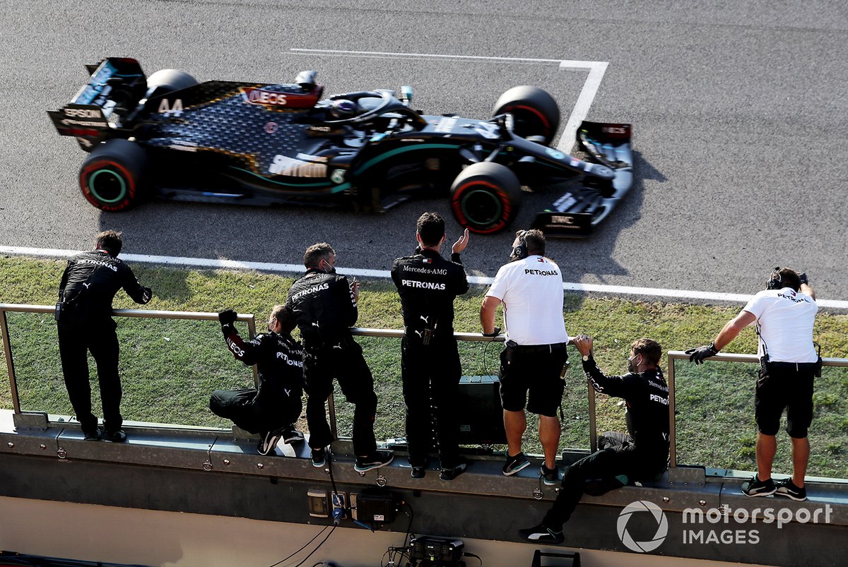 Il vincitore della gara, Lewis Hamilton, Mercedes
