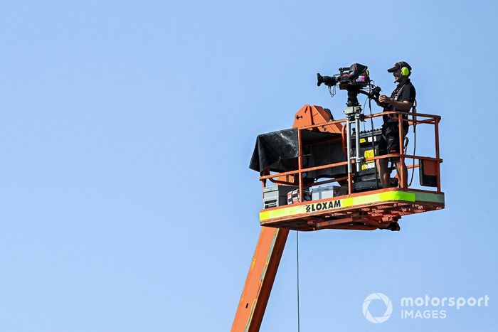 Un cámara en un elevador