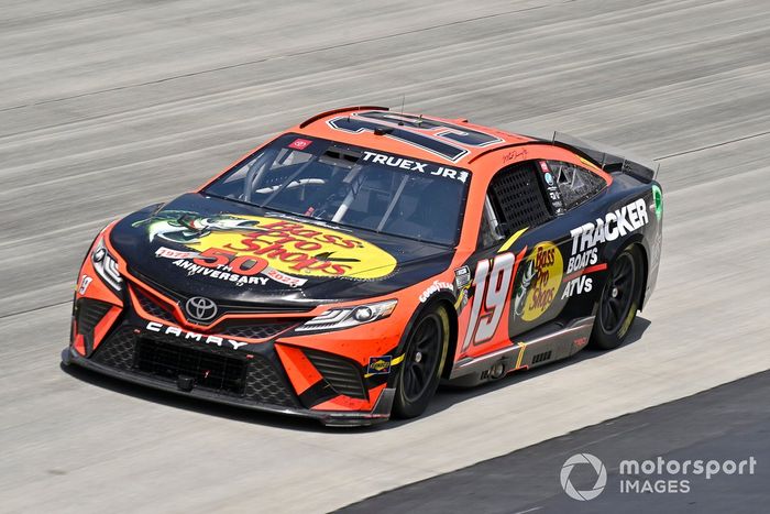 Martin Truex Jr, Joe Gibbs Racing, Bass Pro Shops Toyota Camry