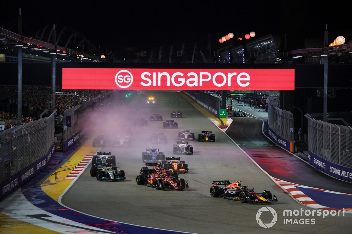 Sergio Perez, Red Bull Racing RB18, Charles Leclerc, Ferrari F1-75, Carlos Sainz, Ferrari F1-75, Lewis Hamilton, Mercedes W13, Lando Norris, McLaren MCL36