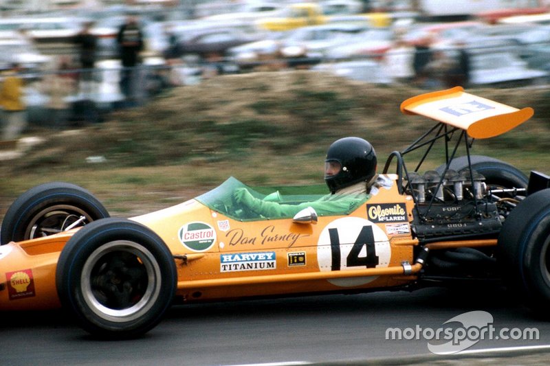 1968: Surgem os capacetes fechados