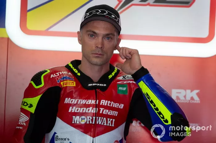 Leon Camier, Honda WSBK Team