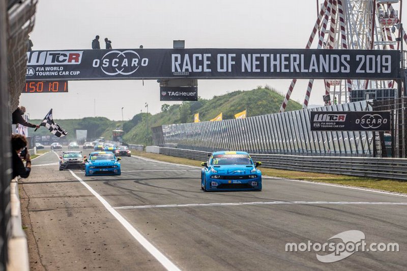 Il vincitore della gara Thed Björk, Cyan Racing Lynk & Co 03 TCR