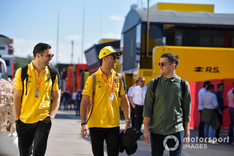Daniel Ricciardo, Renault in the paddock