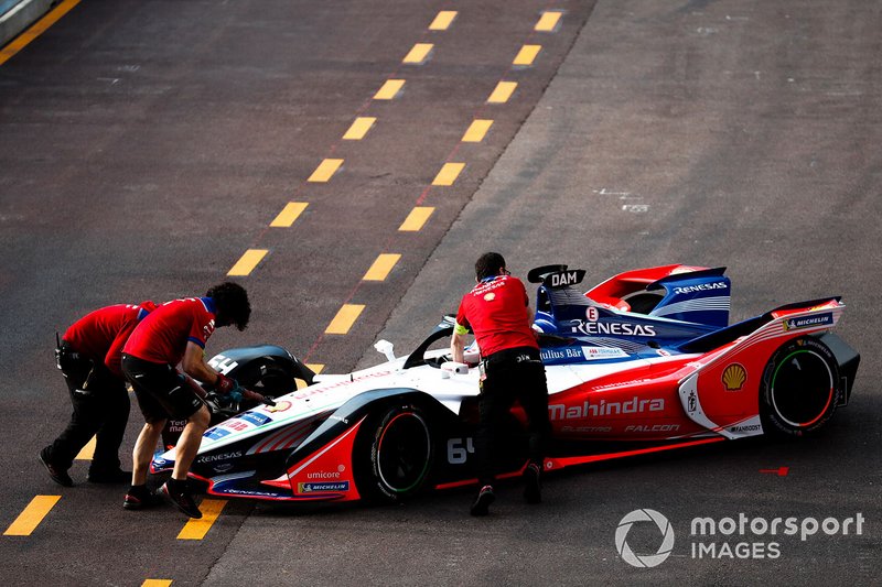 Jérôme d'Ambrosio, Mahindra Racing, M5 Electro is pushed back into the garage