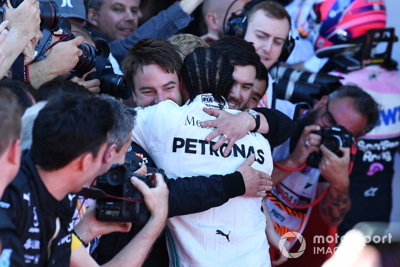 Lewis Hamilton, Mercedes AMG F1, 1st position, celebrates with his team in Parc Ferme