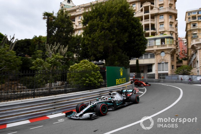 Lewis Hamilton, Mercedes AMG F1 W10, leads Sebastian Vettel, Ferrari SF90