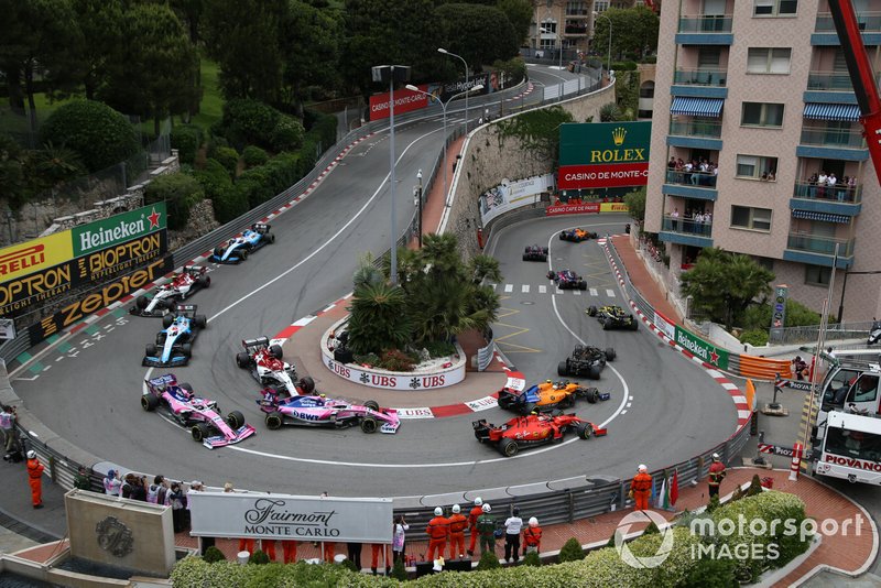 Romain Grosjean, Haas F1 Team VF-19, Lando Norris, McLaren MCL34, Charles Leclerc, Ferrari SF90, Lance Stroll, Racing Point RP19, Kimi Raikkonen, Alfa Romeo Racing C38, Sergio Perez, Racing Point RP19, Robert Kubica, Williams FW42, Antonio Giovinazzi, Alfa Romeo Racing C38, y George Russell, Williams Racing FW42
