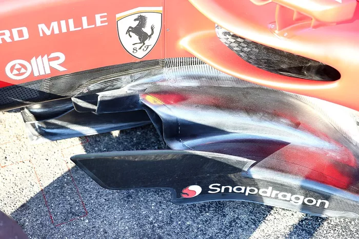 Detalle lateral del coche de Charles Leclerc, Ferrari F1-75