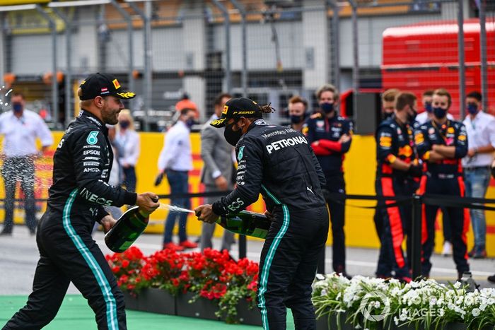 Podio: ganador de la carrera Lewis Hamilton, Mercedes-AMG Petronas F1, segundo lugar Valtteri Bottas, Mercedes-AMG Petronas F1