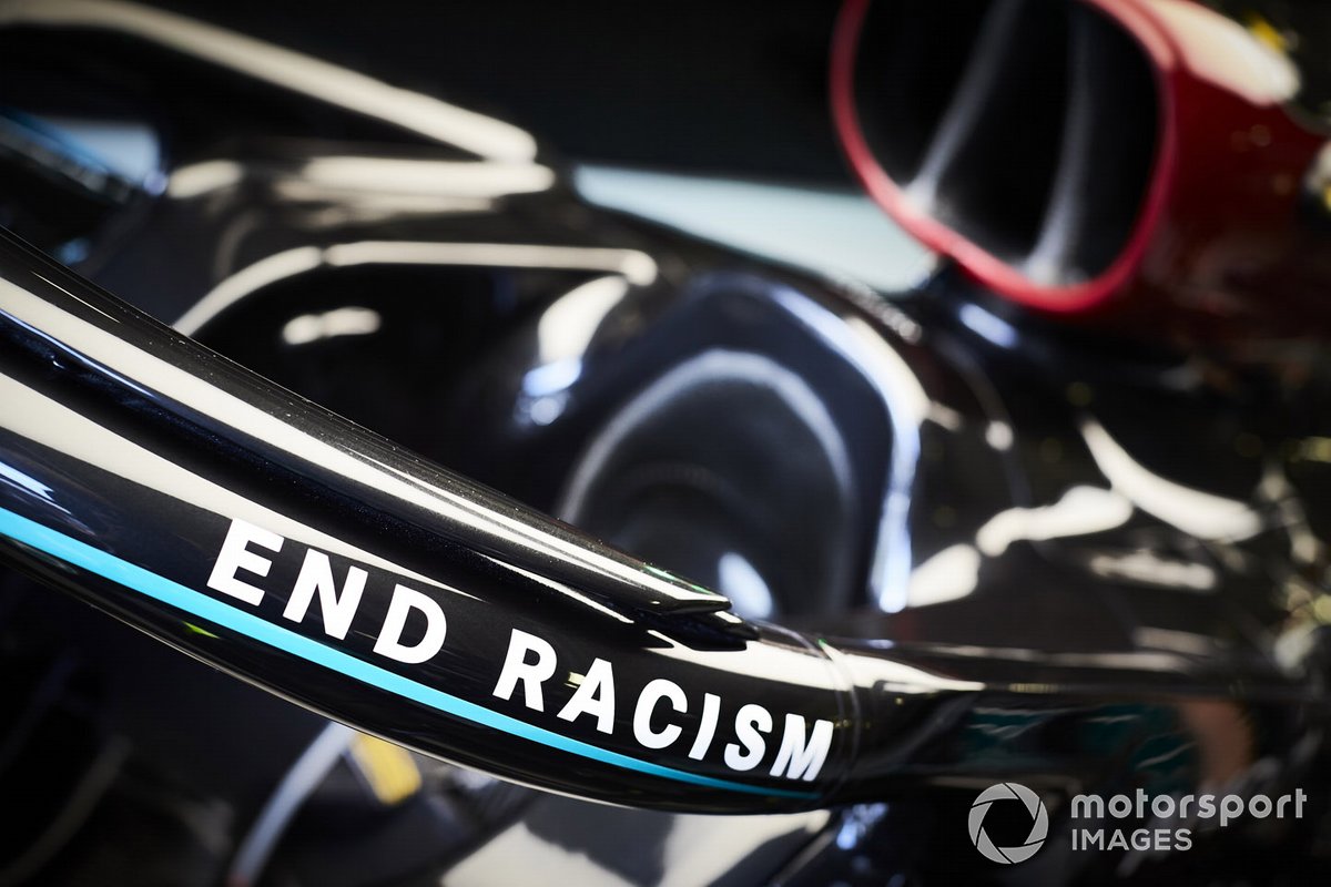 Logo #WeRaceAsOne sulla monoposto di Lewis Hamilton, Mercedes F1 W11