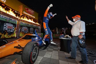 Race Winner Scott Dixon, Chip Ganassi Racing Honda