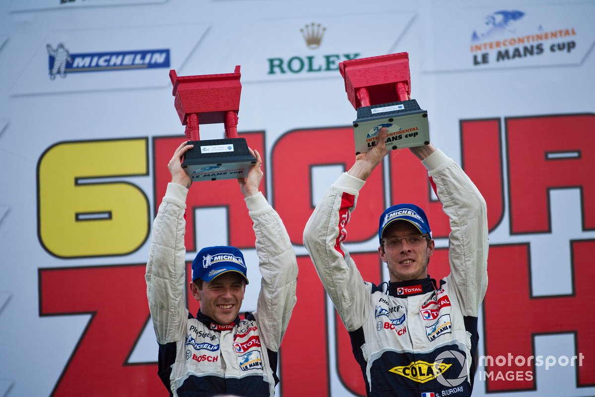 Podium: Race winner #7 Peugeot Sport Total Peugeot 908: Anthony Davidson, Sebastien Bourdais