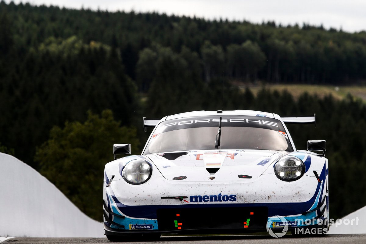 #56 Team Project 1 Porsche 911 RSR: Egidio Perfetti, Laurents Hörr, Matteo Cairoli