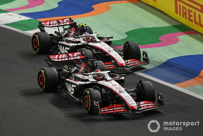 Kevin Magnussen, Haas VF-23, Nico Hulkenberg, Haas VF-23