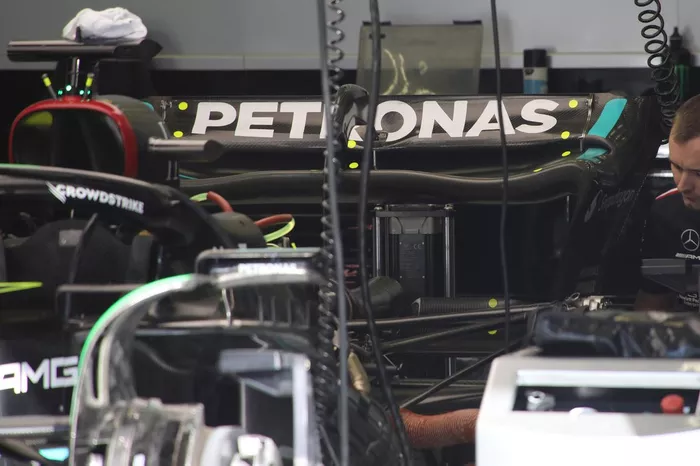 Mercedes W14 detalles técnicos