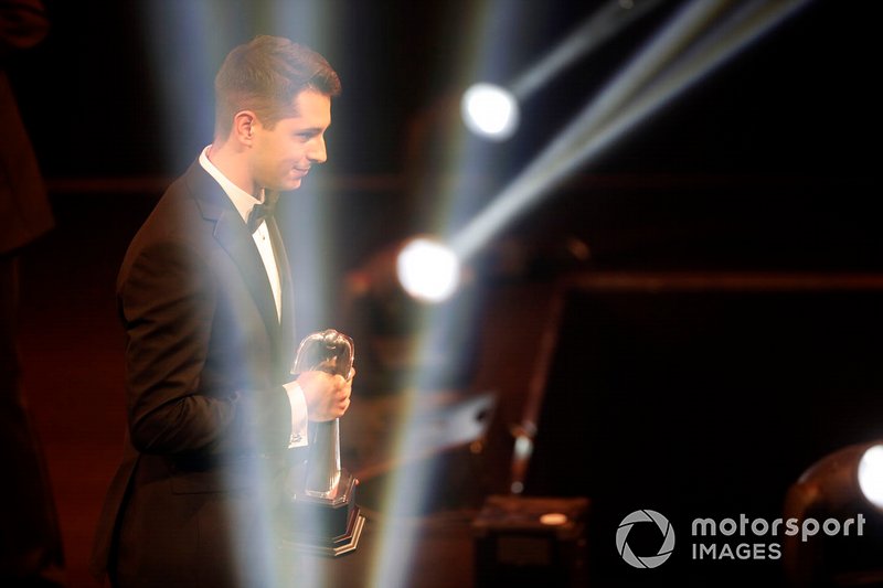 Luke Dardis recibe el Premio Williams al Ingeniero del Futuro