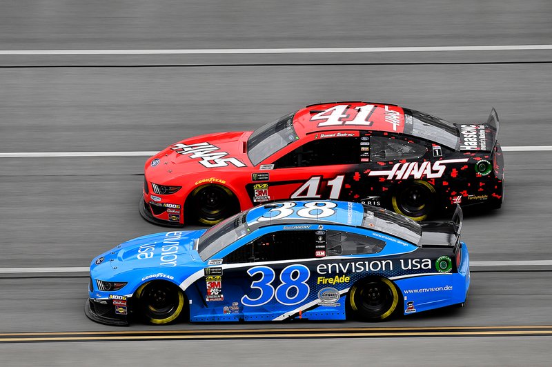 David Ragan, Front Row Motorsports, Ford Mustang Envision and Daniel Suarez, Stewart-Haas Racing, Ford Mustang Haas Automation