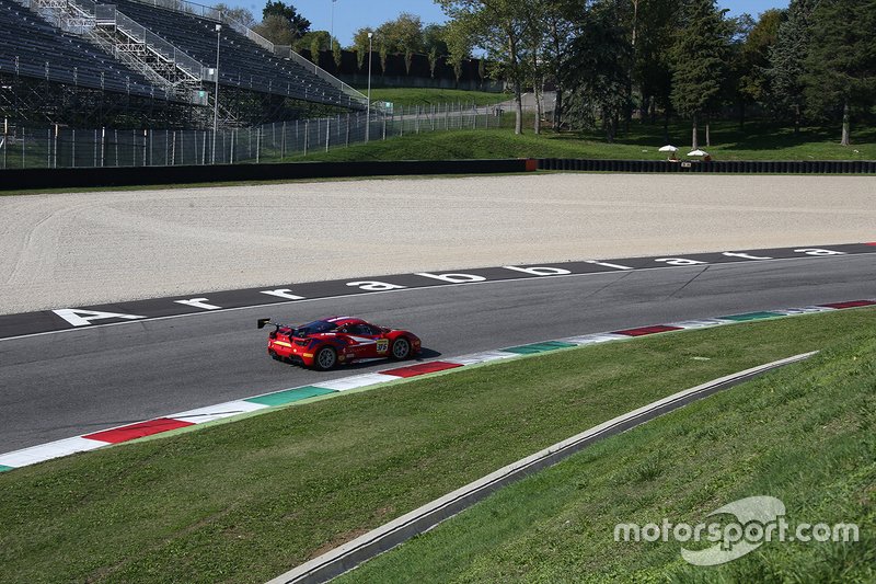 #376 Ferrari 488 Challenge, Ferrari of Atlanta: Lance Cawley