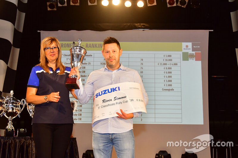 Simone Rivia protagonista del Trofeo Rally Suzuki con l'assegno di 8 mila euro