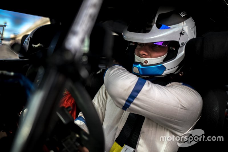 Valtteri Bottas driving a Citroën DS3 WRC