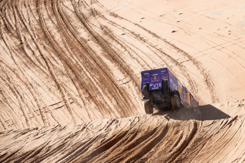 #500 Team KAMAZ Master: Eduard Nikolaev, Evgenii Iakovlev, Vladimir Rybakov