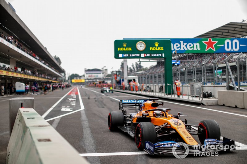 Carlos Sainz Jr., McLaren MCL34, in the pit lane